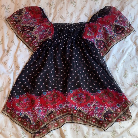Sheer ruched black and red flowy top size medium in good condition never worn - Picture 4 of 4